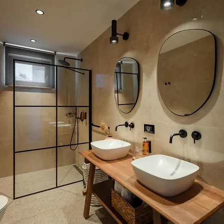 Luxury Pedena With Pool And Jacuzzi In Porec