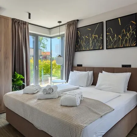 Luxury Pedena With Pool And Jacuzzi In Porec Villa Kadumi