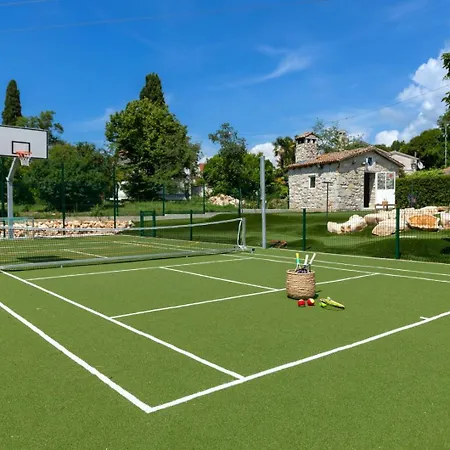Luxury Pedena With Pool And Jacuzzi In Porec Villa *